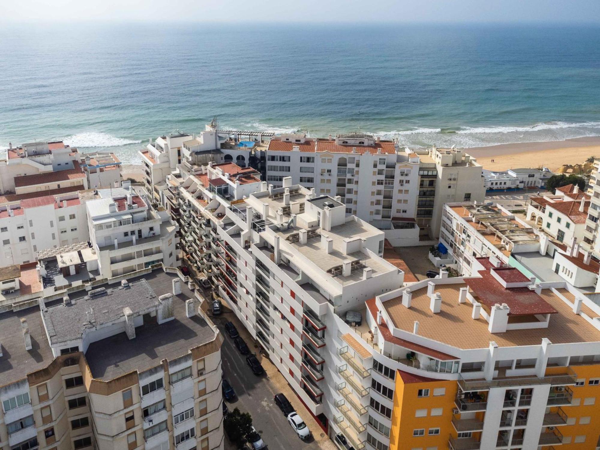 Caravelas 2-Bedroom Apartment With Pool - 50M From The Beach Armacao de Pera Exterior photo